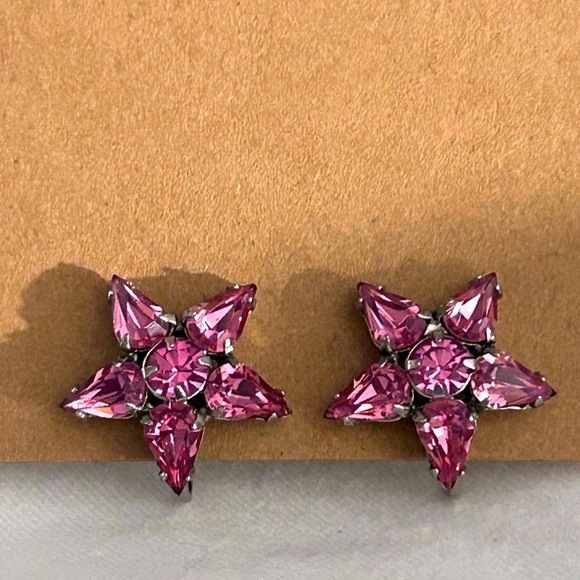 Vintage Jewelry - Vintage Coro pear cut pink rhinestone prong set star shaped screw back earrings